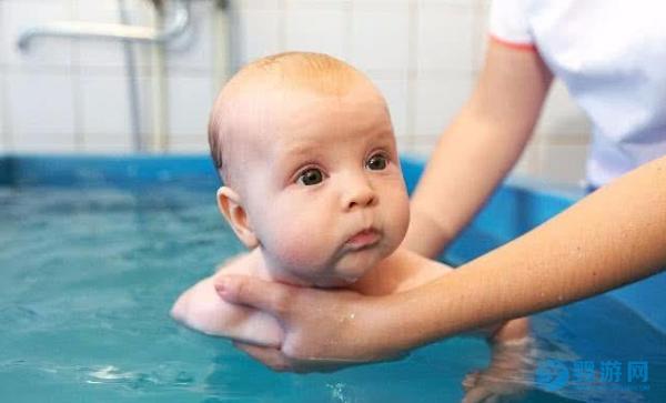 婴儿游泳馆使用这样的防水纸尿裤，还用担心没有客流量吗？