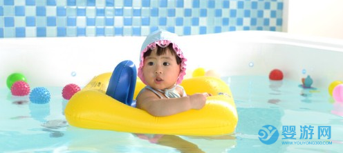 在冬季，婴儿游泳和抚触轻松提高宝宝免疫力！