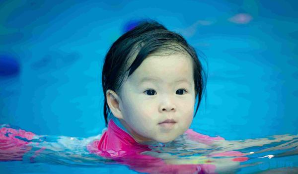 你要的婴儿游泳馆年终活动宣传文案来啦！