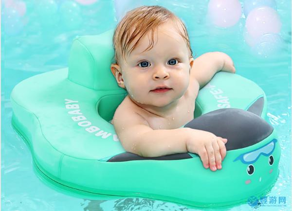 注意！婴儿游泳时泳圈的选择，应该是这样的！