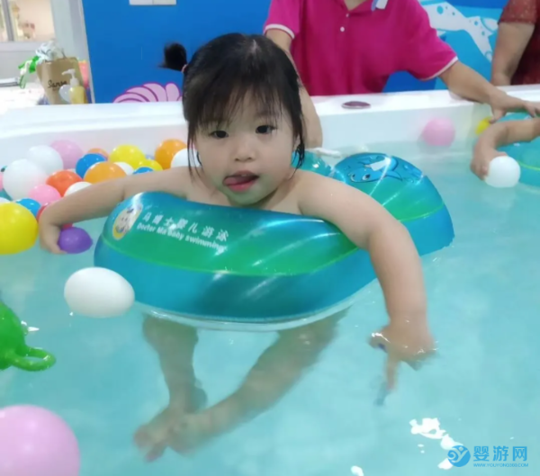这几个提高宝宝免疫力的做法，婴幼儿游泳很关键