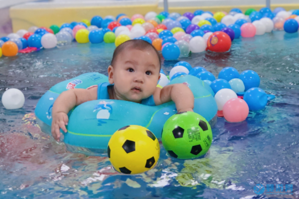 婴幼儿游泳——宝宝人生中的第一健身运动