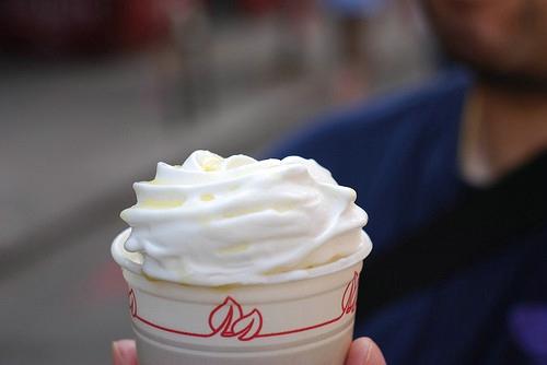 宫寒，子宫保健，饮食保健■女生冬天吃雪糕当心宫寒