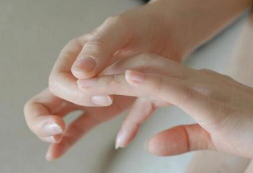 甲沟炎和剪指甲有关？