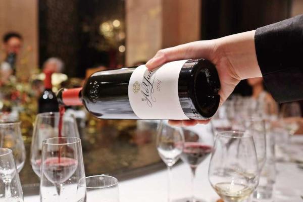 敖云：来自香格里拉的中国膜拜酒