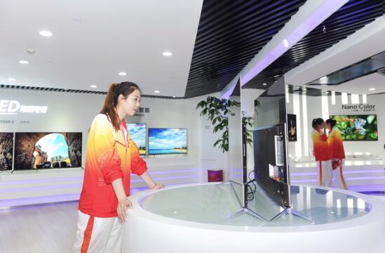 八一深圳女排莅临康佳集团参观 工匠精神引世界冠军称赞