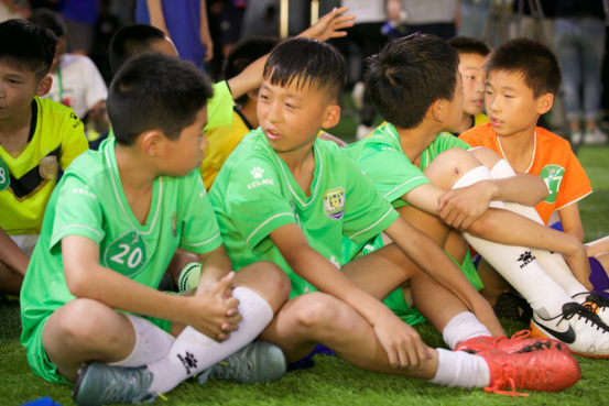 今年的世界杯没有中国队,却有一群中国小球员将登场