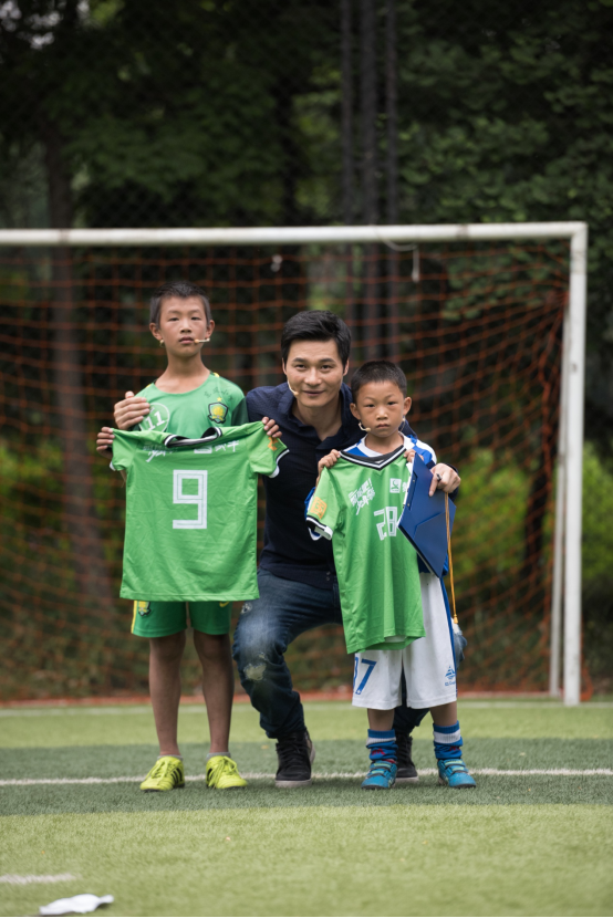 今年的世界杯没有中国队,却有一群中国小球员将登场