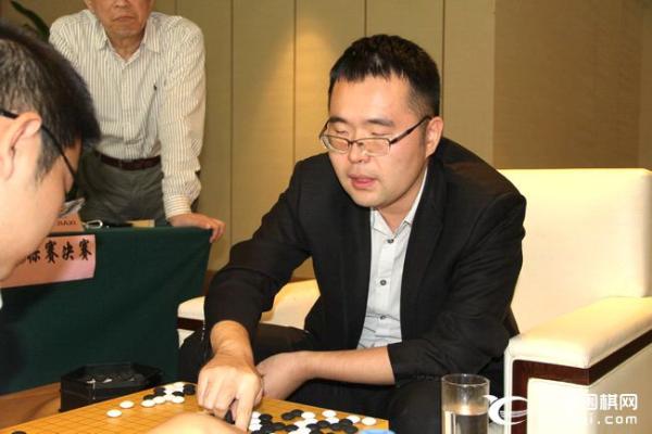 倡棋杯决赛芈昱廷巨勺速败 25日决胜局再战柁嘉熹