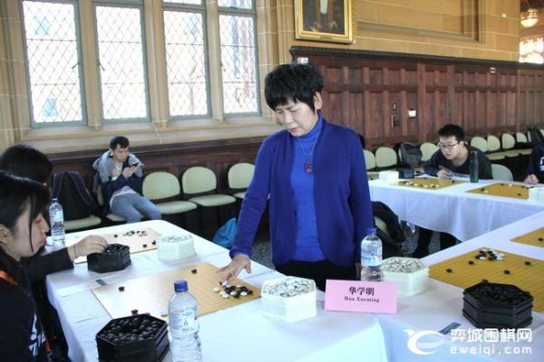 大学生赛指导棋 柯洁等七大高手与大学生交流棋艺