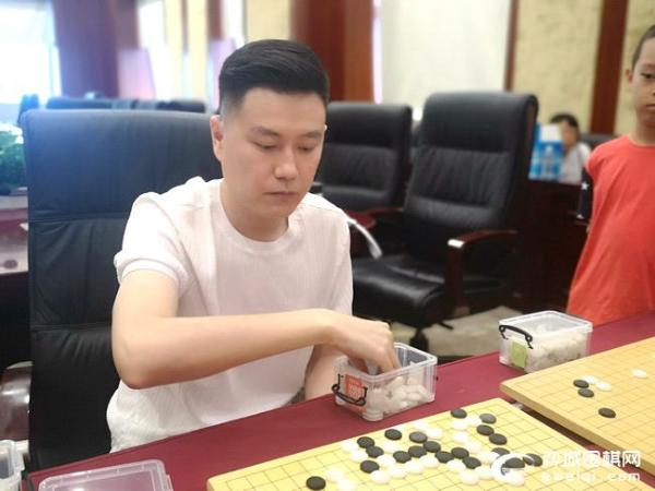 北京队主场遭上海零封 孔杰露面大盘讲解+指导棋