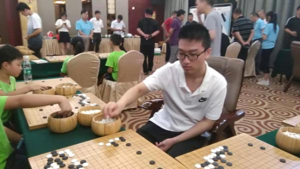 江西队乐平主场指导棋 辜梓豪卞相壹等指导棋迷