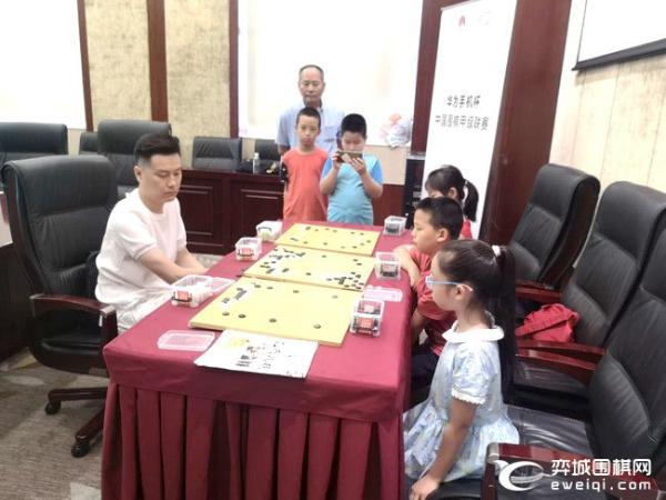 北京队主场遭上海零封 孔杰露面大盘讲解+指导棋