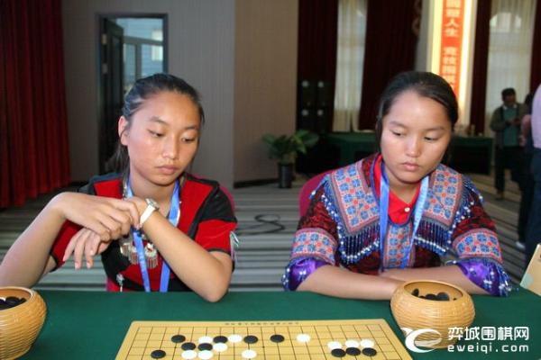 朴文垚指导少数民族棋手 林建超科钦夫双战苗族少女