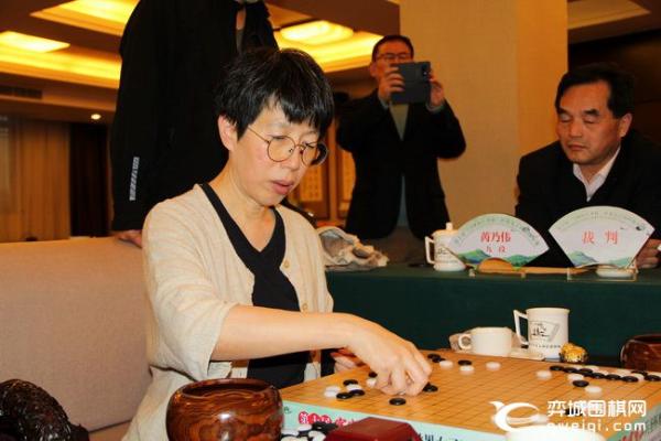 小将周泓余力擒藤泽里菜 将与崔精争夺兵圣杯冠军