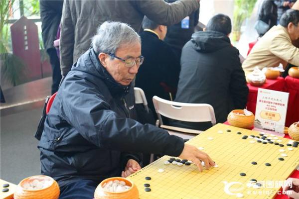 女甲荆州站公益指导棋活动现场火爆 聂卫平王汝南指导棋迷