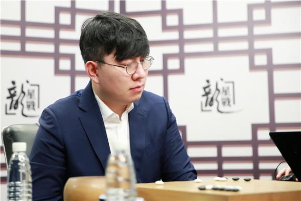 龙星战王昊洋再次半目取胜 二宇之战赵晨宇更胜一筹