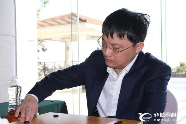 总决赛第三场开战 柯洁VS赵晨宇 朴廷桓VS范蕴若