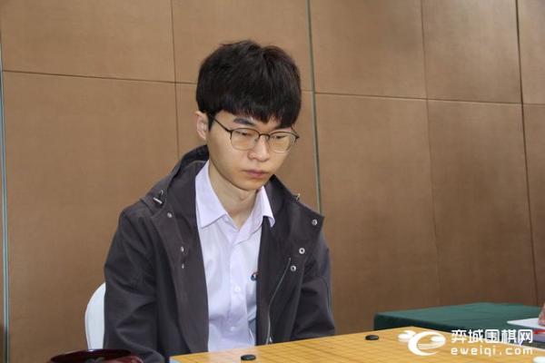 围甲总决赛首场 申真谞VS丁浩 朴廷桓VS李维清等