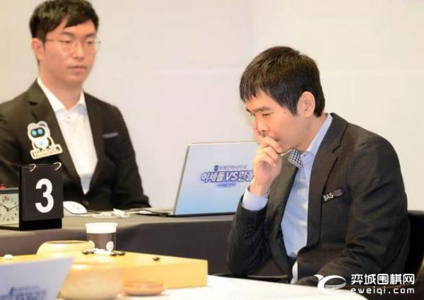 李世石退役赛第三局 韩国天王受让2子激战“韩豆”