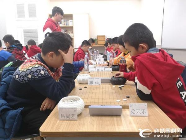 2019“大名杯”少儿围棋公开赛开战 80名小棋手参赛