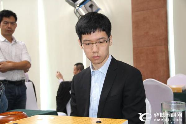 总决赛第二场开战：柯洁VS赵晨宇 朴廷桓VS李维清