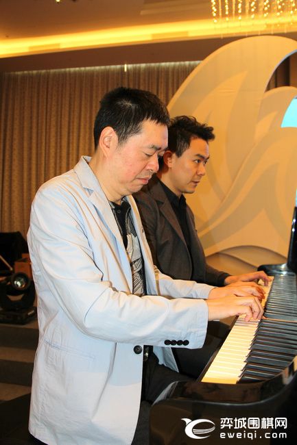 马晓春练钢琴准备闭幕式献艺 “妖刀”弹琴曾有段子