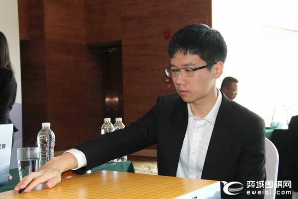 总决赛第三场开战 柯洁VS赵晨宇 朴廷桓VS范蕴若