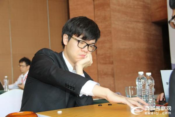 总决赛第三场开战 柯洁VS赵晨宇 朴廷桓VS范蕴若
