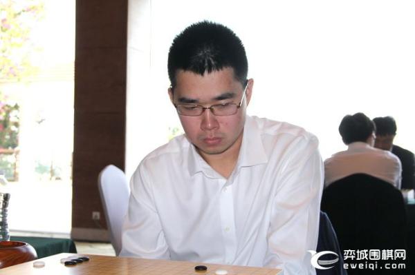 总决赛第三场开战 柯洁VS赵晨宇 朴廷桓VS范蕴若