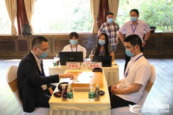 第十九届西南王赛决赛开战 芈昱廷执黑对阵柁嘉熹