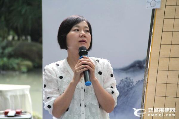 西南王决赛大盘讲解现场 聂卫平：点三三愚不可及