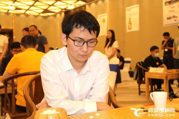 正在直播围甲第三轮 柯洁VS金志锡 朴廷桓VS廖行文