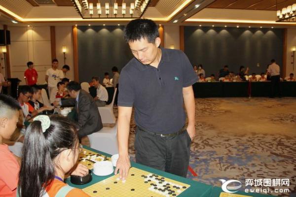 围甲指导棋 聂卫平王汝南常昊华学明古力指导小棋手