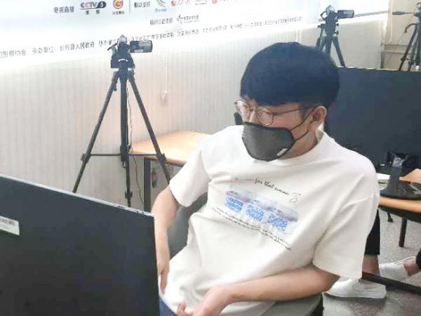 正在直播围甲第三轮 柯洁VS金志锡 朴廷桓VS廖行文