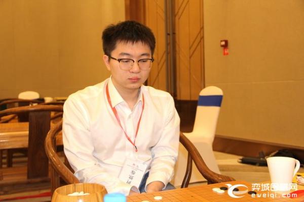 正在直播围甲第三轮 柯洁VS金志锡 朴廷桓VS廖行文
