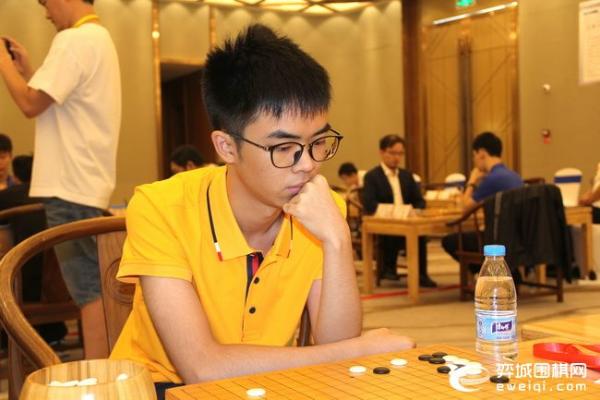 正在直播围甲第三轮 柯洁VS金志锡 朴廷桓VS廖行文