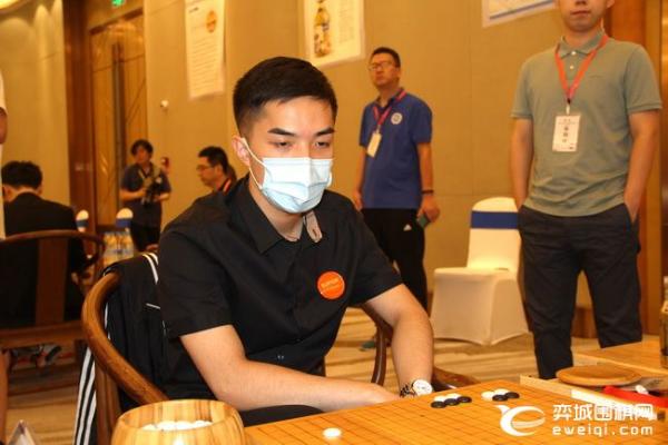 正在直播围甲第三轮 柯洁VS金志锡 朴廷桓VS廖行文