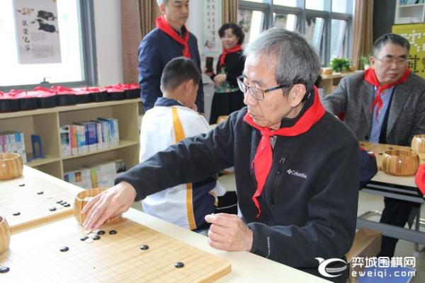 聂卫平王汝南参加太平实验小学“棋圣进校园”活动