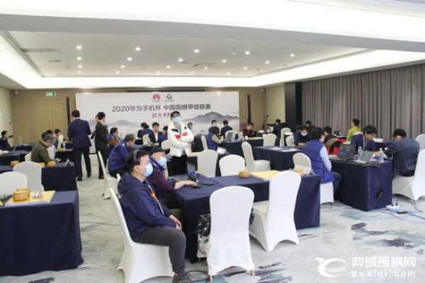 正在直播季后赛 朴廷桓VS江维杰 申真谞VS许嘉阳