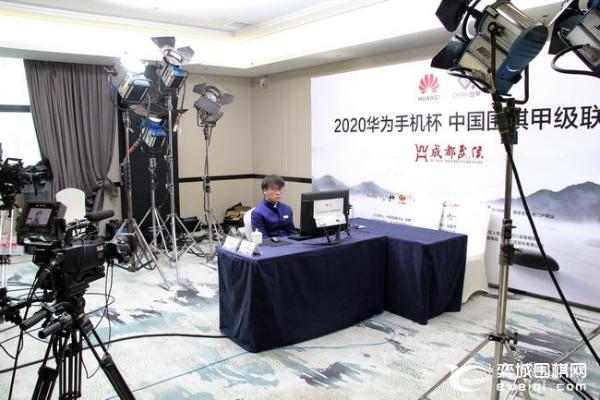 正在直播季后赛 朴廷桓VS江维杰 申真谞VS许嘉阳