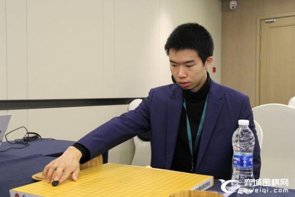 正在直播季后赛 朴廷桓VS江维杰 申真谞VS许嘉阳