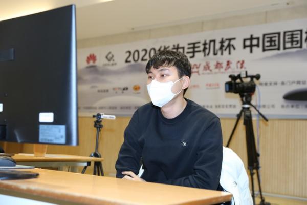 正在直播季后赛 朴廷桓VS江维杰 申真谞VS许嘉阳