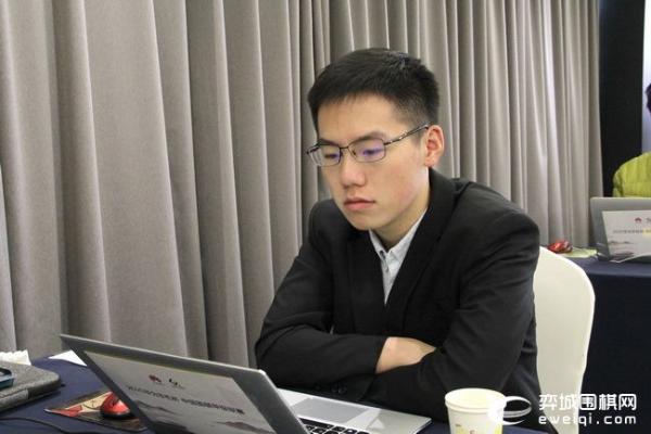 正在直播季后赛 朴廷桓VS江维杰 申真谞VS许嘉阳