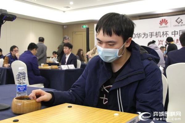 正在直播季后赛 朴廷桓VS江维杰 申真谞VS许嘉阳