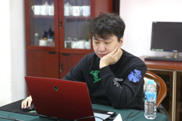 天元赛华丽“天元布局”终落败 彭荃不敌党毅飞