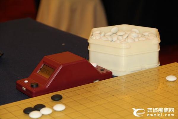 倡棋杯复赛开战 本轮开始采用应氏计点制围棋规则