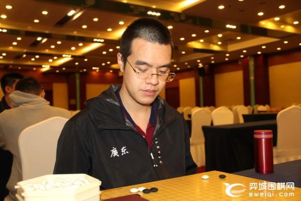 倡棋杯复赛开战 本轮开始采用应氏计点制围棋规则