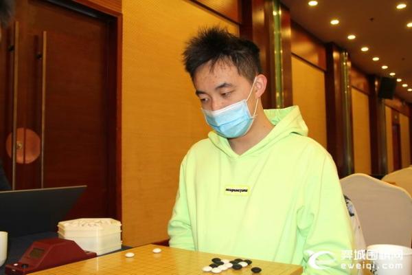 正在直播倡棋杯复赛 檀啸VS戎毅 党毅飞VS马逸超