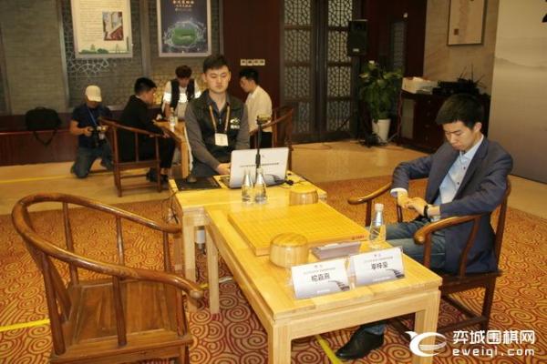 正直播围甲第三轮 中韩第一人PK 柯洁执黑对申真谞
